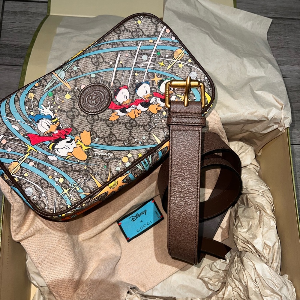 Gucci Donald Duck Bag - Picture 2 of 5